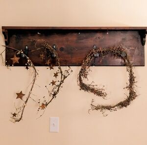 Pip Berry and Star Decor